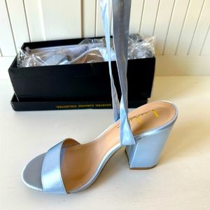 Brand New LULU’S silk tie up High Heels